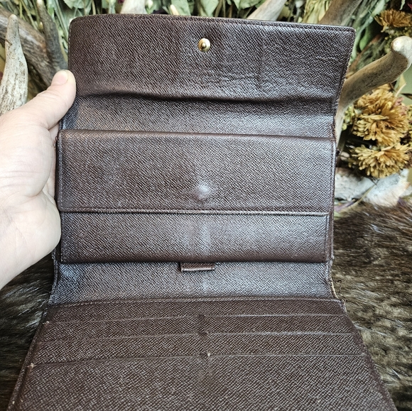 Authentic Louis Vuitton Damier Ebene wallet - Picture 6 of 12